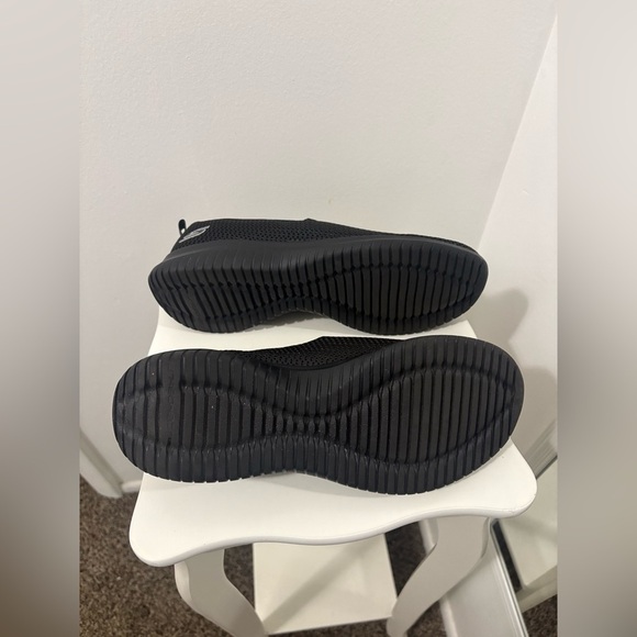 Skechers Black Loafers Slip-On Comfort - Picture 5 of 7